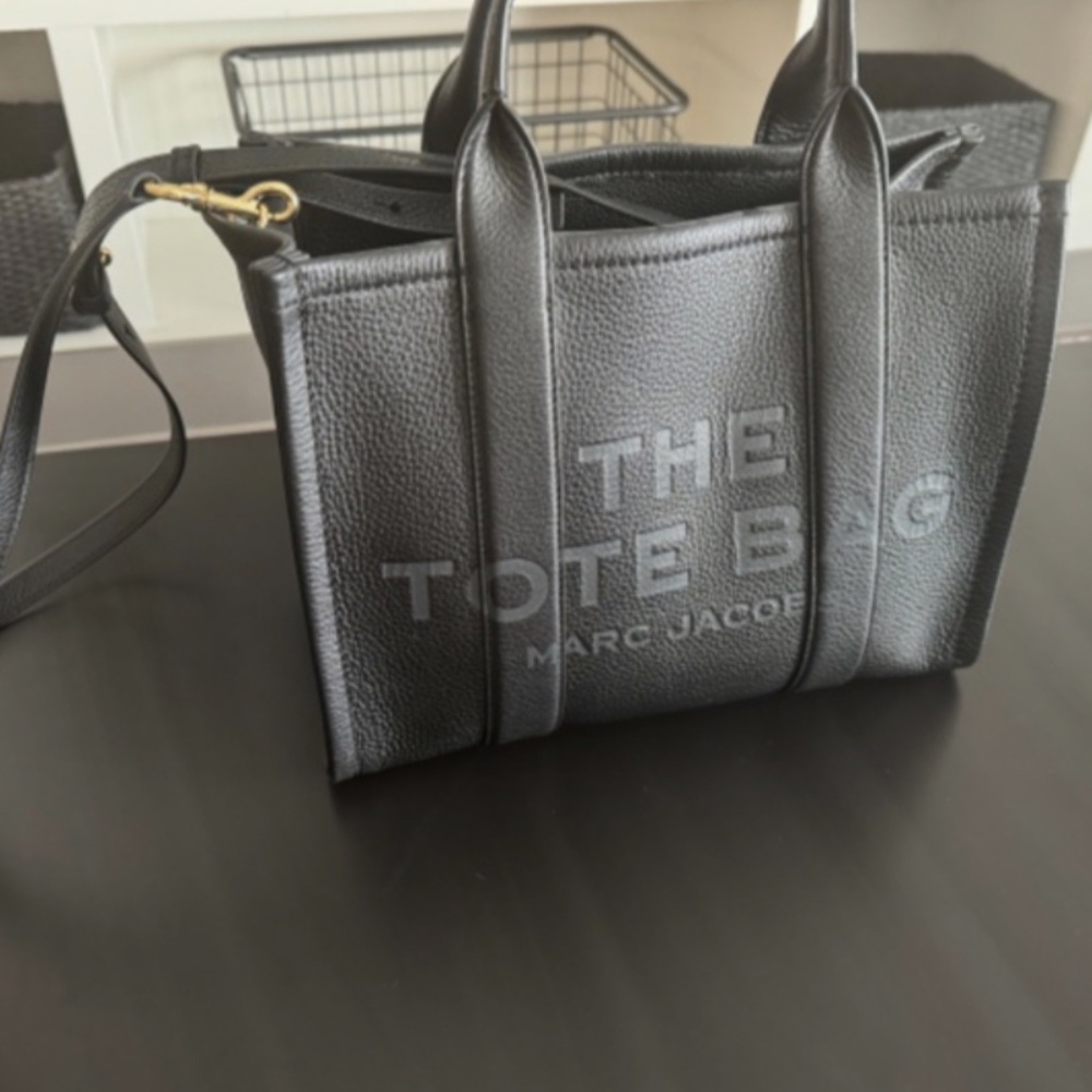 Marc Jacobs Medium Leather Tote Bag